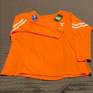 UT volunteers T-shirt (XL) NWT